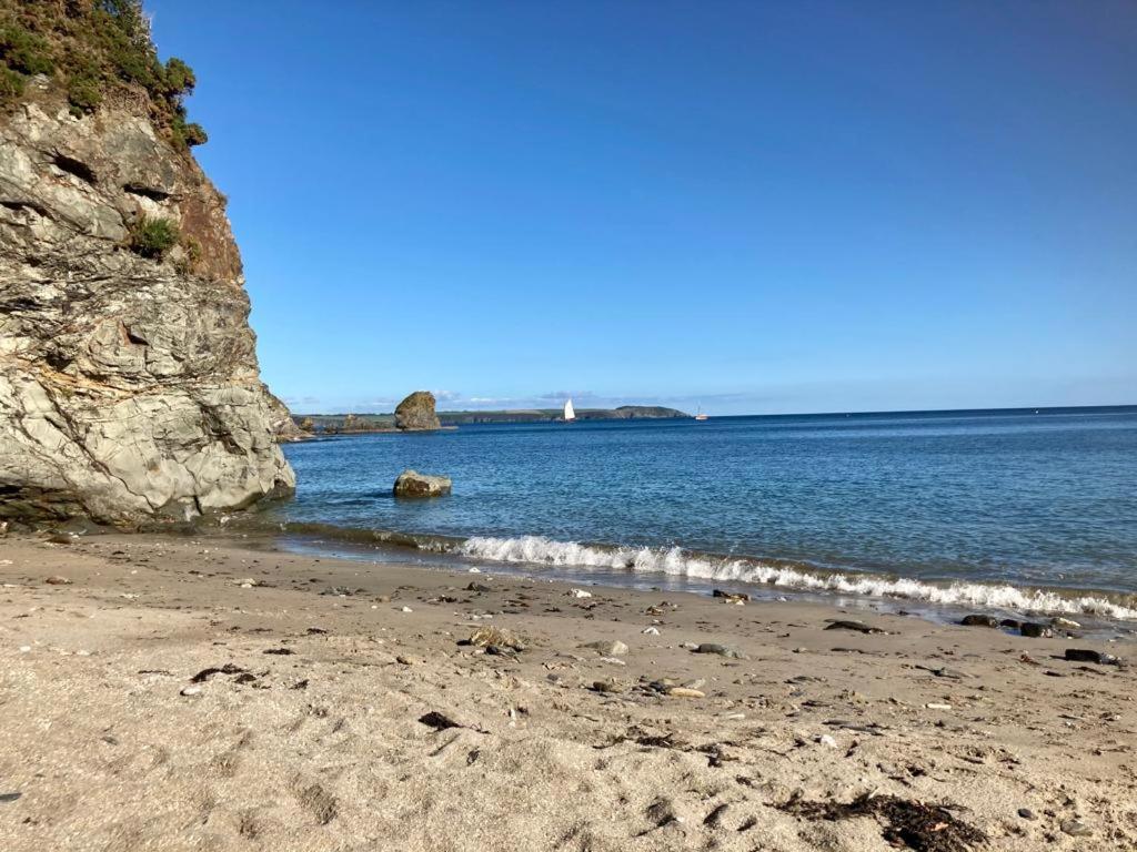 Stunning Apartment, Balconies, Private Beach, Coast Path Charlestown (Cornwall) Eksteriør billede